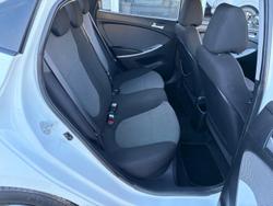 2013 Hyundai Accent Active