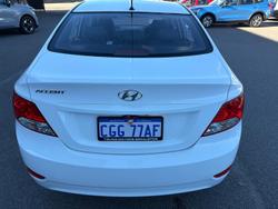 2013 Hyundai Accent Active