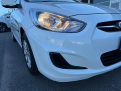 2013 Hyundai Accent Active