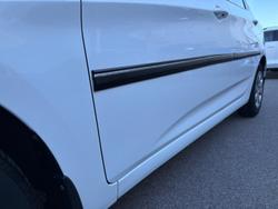 2013 Hyundai Accent Active