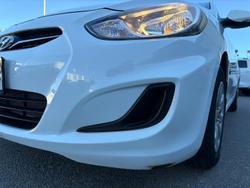 2013 Hyundai Accent Active