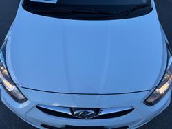 2013 Hyundai Accent Active