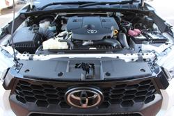 2025 Toyota Hilux SR5 48V