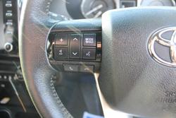 2025 Toyota Hilux SR5 48V