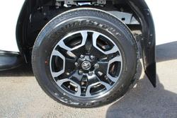 2025 Toyota Hilux SR5 48V
