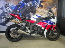 2015 Honda CBR1000RR (FIREBLADE) WHITE