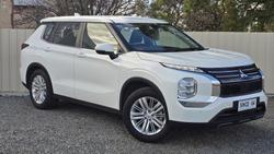 2023 Mitsubishi Outlander ES