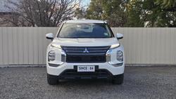 2023 Mitsubishi Outlander ES
