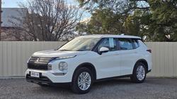 2023 Mitsubishi Outlander ES