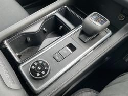 2024 Nissan Pathfinder ST-L