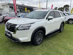 2024 Nissan Pathfinder ST-L