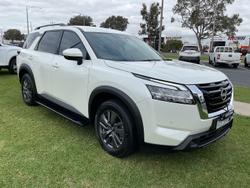 2024 Nissan Pathfinder ST-L