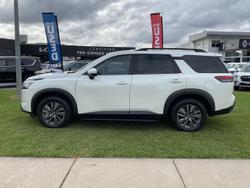 2024 Nissan Pathfinder ST-L
