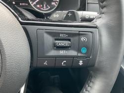2024 Nissan Pathfinder ST-L