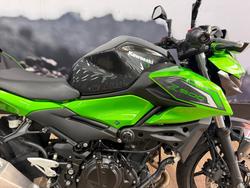 2026 Kawasaki Z500 Lime Green / Carbon Gray