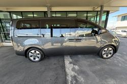 2021 Hyundai STARIA Highlander
