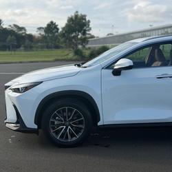 2026 Lexus NX 450h+ Luxury