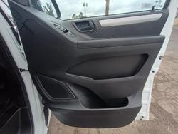 2023 LDV G10 +
