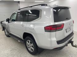 2024 Toyota Landcruiser Sahara FJA300R 4X4 Dual Range Silver Pearl