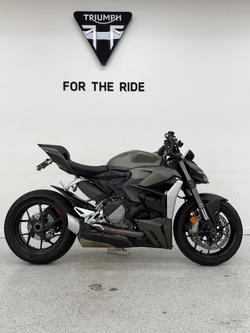 Ducati Streetfighter V2