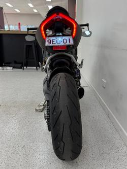 2023 DUCATI STREETFIGHTER V2 Green