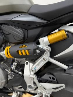 2023 DUCATI STREETFIGHTER V2 Green
