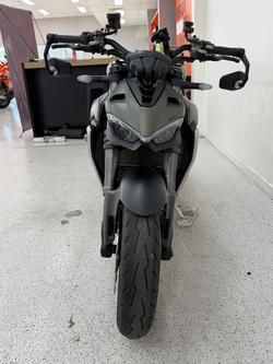 2023 DUCATI STREETFIGHTER V2 Green