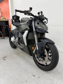 2023 DUCATI STREETFIGHTER V2 Green