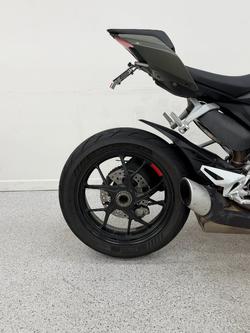 2023 DUCATI STREETFIGHTER V2 Green