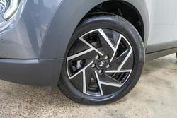 2025 Mahindra XUV3XO AX7L