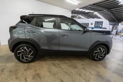 2025 Mahindra XUV3XO AX7L