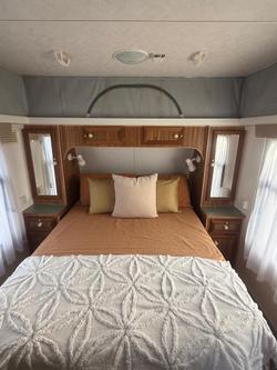 1997 Royal Flair Comet 16' ( 5.0M )