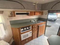 1997 Royal Flair Comet 16' ( 5.0M )
