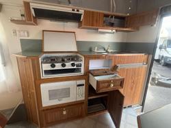 1997 Royal Flair Comet 16' ( 5.0M )