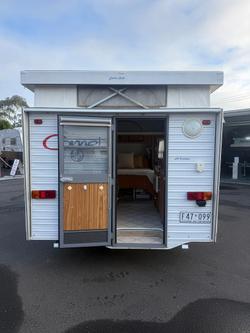 1997 Royal Flair Comet 16' ( 5.0M )