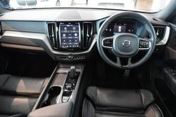2021 Volvo XC60 B6 R-Design