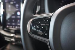 2021 Volvo XC60 B6 R-Design