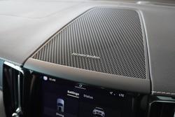 2021 Volvo XC60 B6 R-Design