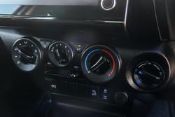 2024 Toyota Hilux SR