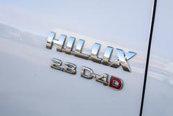 2024 Toyota Hilux SR
