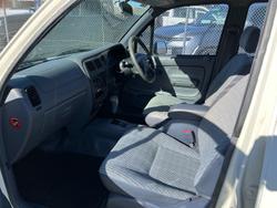 2000 Toyota Hilux RZN149R French Vanilla