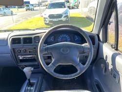2000 Toyota Hilux RZN149R French Vanilla