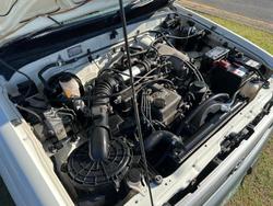 2000 Toyota Hilux RZN149R French Vanilla