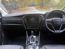 2023 Isuzu MU-X LS-T