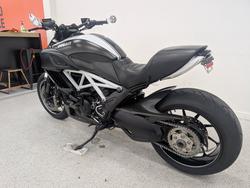 2015 DUCATI DIAVEL CARBON Black