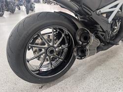 2015 DUCATI DIAVEL CARBON Black