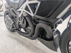 2015 DUCATI DIAVEL CARBON Black