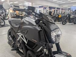 2015 DUCATI DIAVEL CARBON Black