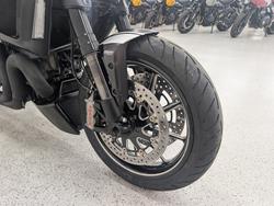 2015 DUCATI DIAVEL CARBON Black