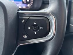 2023 Volvo XC40 Ultimate B4 Dark